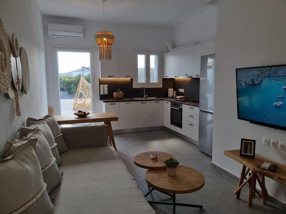 Kryni Deluxe Houses Adámasz Kültér fotó