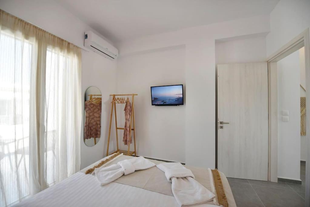 Kryni Deluxe Houses Adámasz Kültér fotó