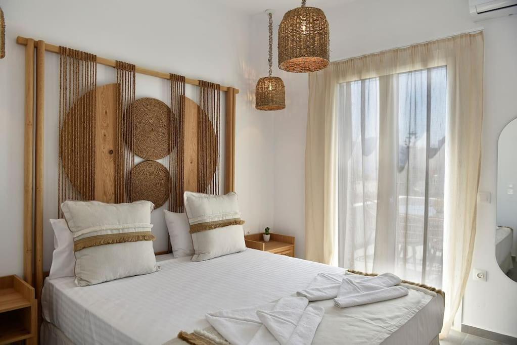 Kryni Deluxe Houses Adámasz Kültér fotó