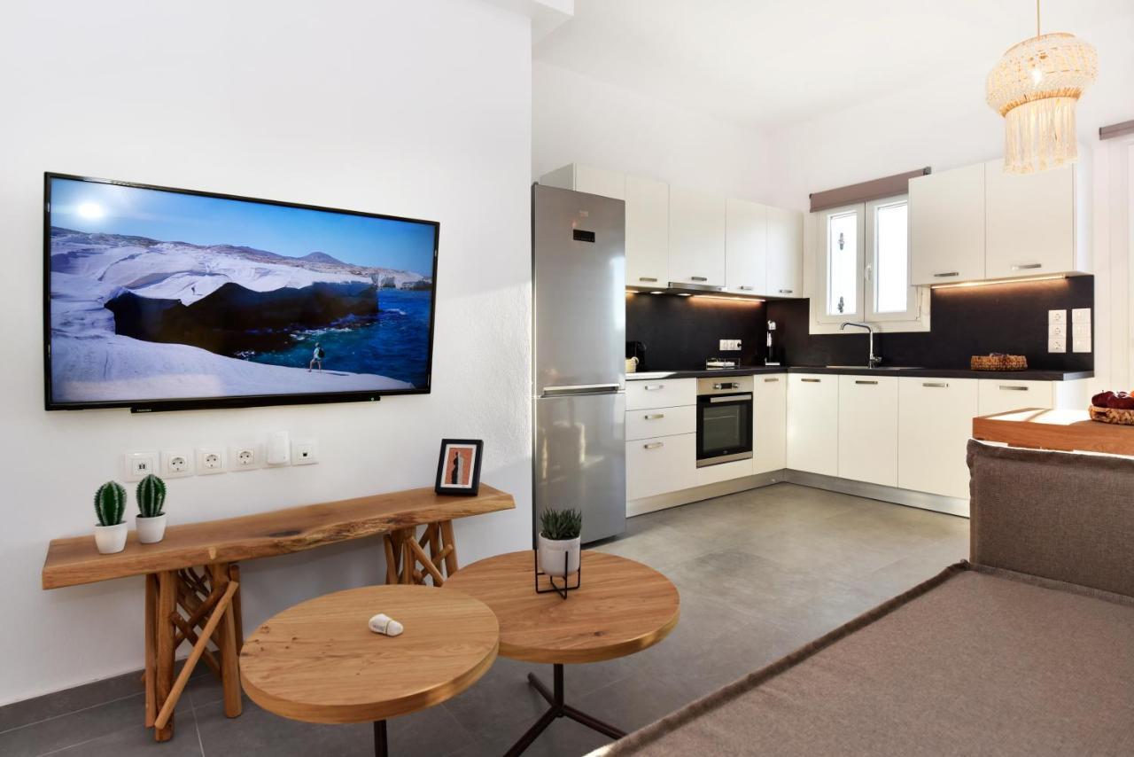 Kryni Deluxe Houses Adámasz Kültér fotó